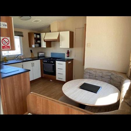 3 Bed Caravan Norfolk Near The Coast Belton with Browston Exterior photo